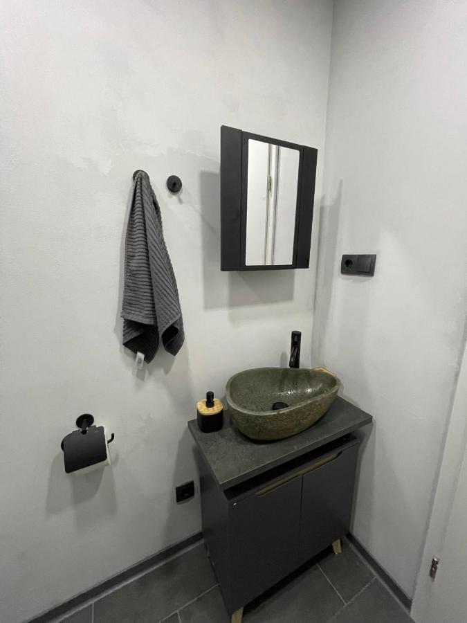 Ferienwohnung Bright: Flat With Balcony - Kitchen - Free Parking Berlin Exterior foto