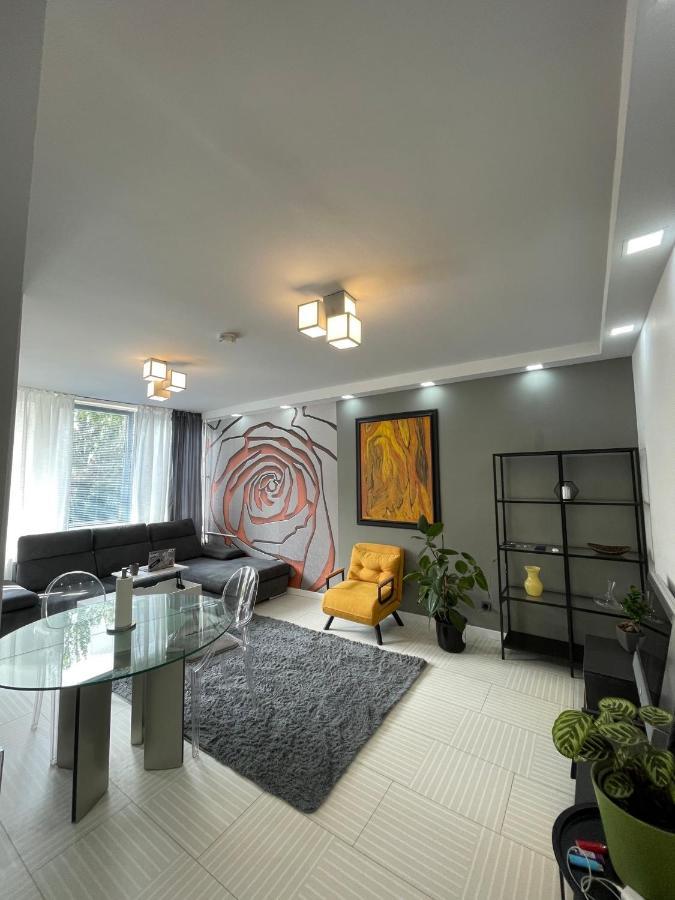 Ferienwohnung Bright: Flat With Balcony - Kitchen - Free Parking Berlin Exterior foto